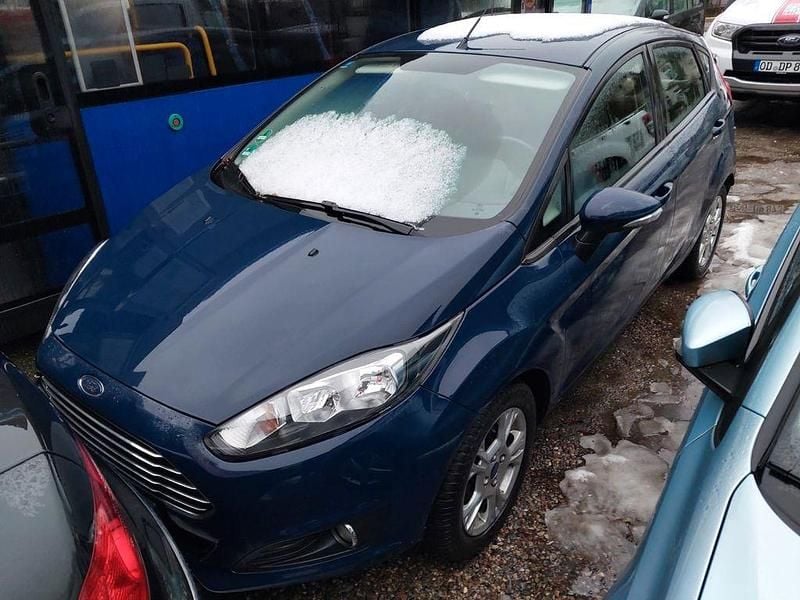 Blau Gebraucht 2013 Ford Fiesta Trend Limousine | 1.950 € (Fairer Preis) - Bild 1/1