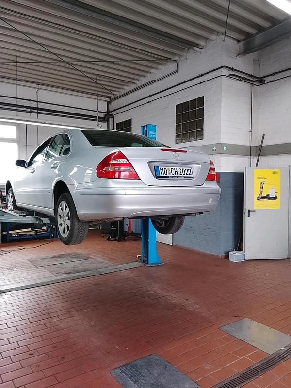 Gebraucht Mercedes E200 2006 Silber Limousine