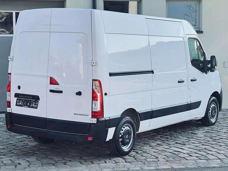 Usado Renault Master 135 HP (99 kW) 2020 Branco Sedan