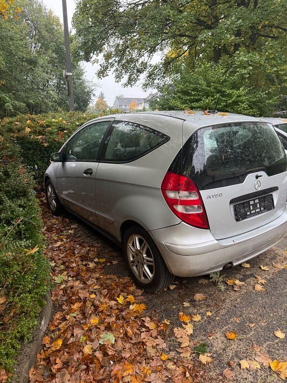 Silber Gebraucht 2005 Mercedes A150 Classic Limousine | 1.200 € (Guter Preis) - Bild 1/4