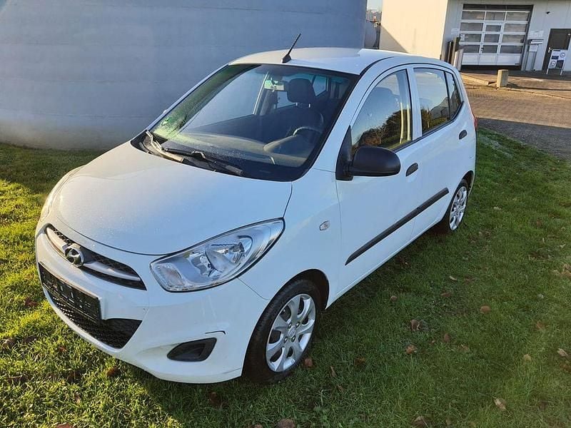 Weiß Gebraucht 2011 Hyundai i10 Classic Kleinwagen | 1.399 € (Fairer Preis) - Bild 1/4
