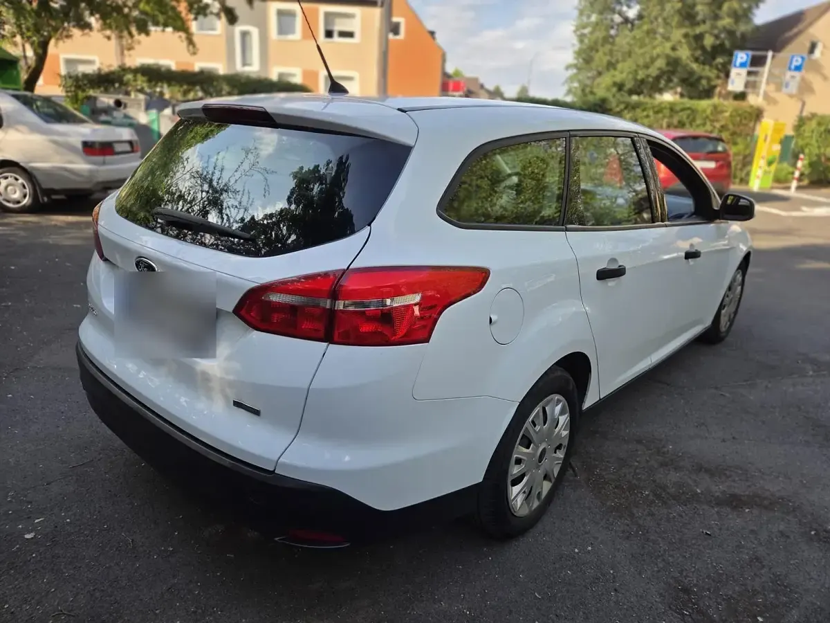 Gebraucht Ford Focus 125 PS (91 kW) 2015 Weiß Kombi