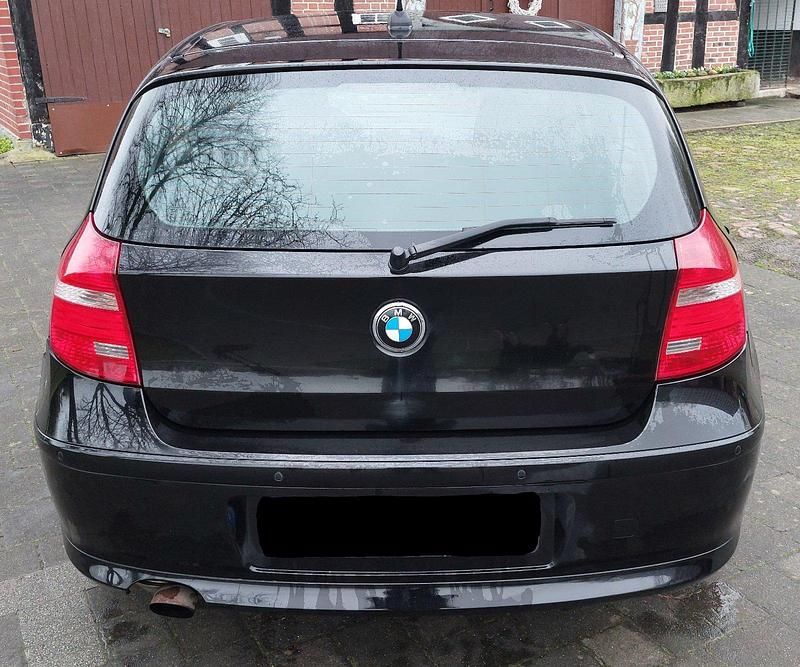 Usata BMW 116 122 CV (89 kW) 2009 Nero Utilitaria