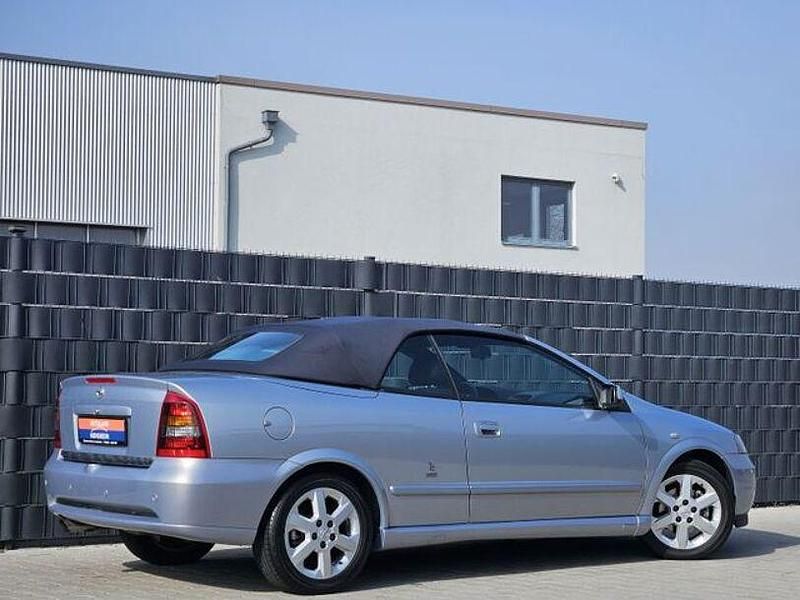 Gebraucht Opel Astra 147 PS (108 kW) 2002 Silber Cabrio