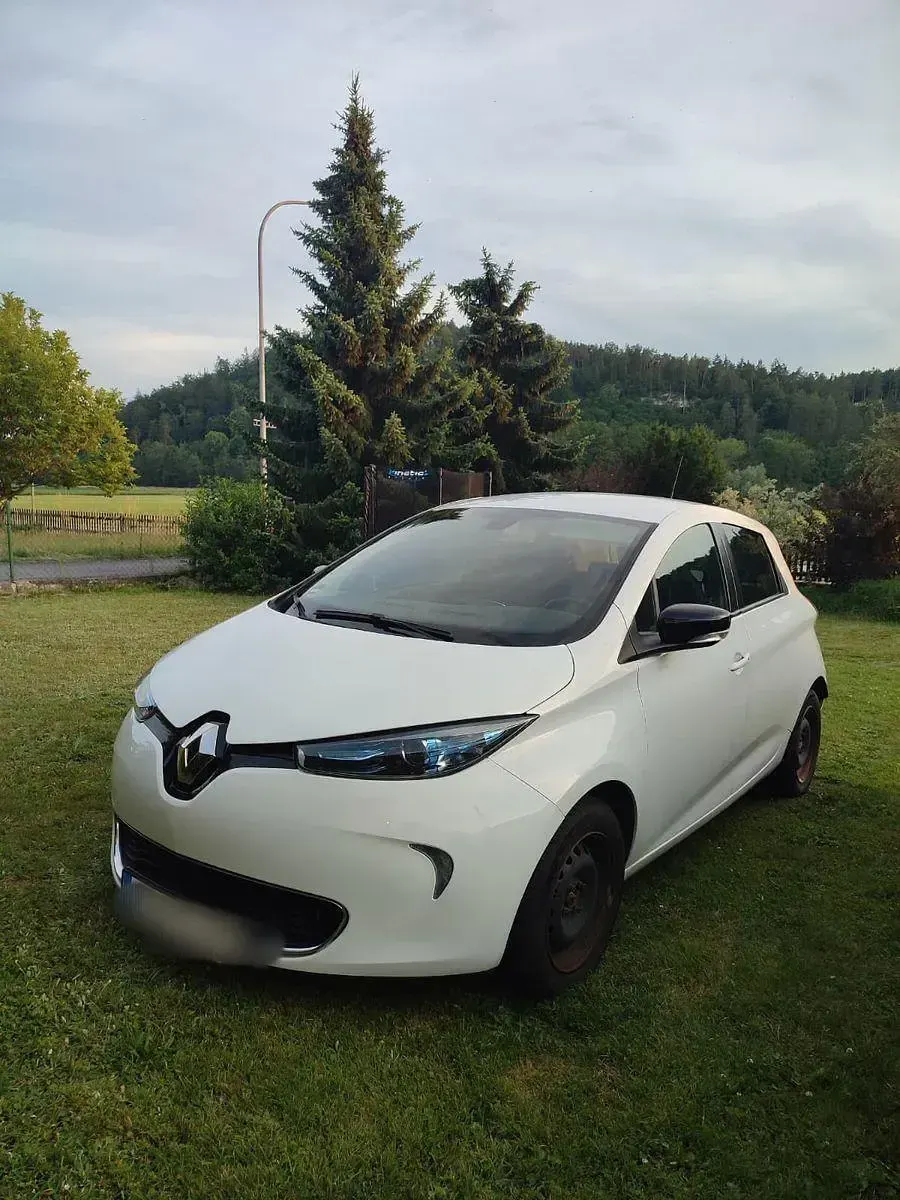 Gebraucht Renault Zoe 42 kW (58 PS) 2016 Weiß Kleinwagen