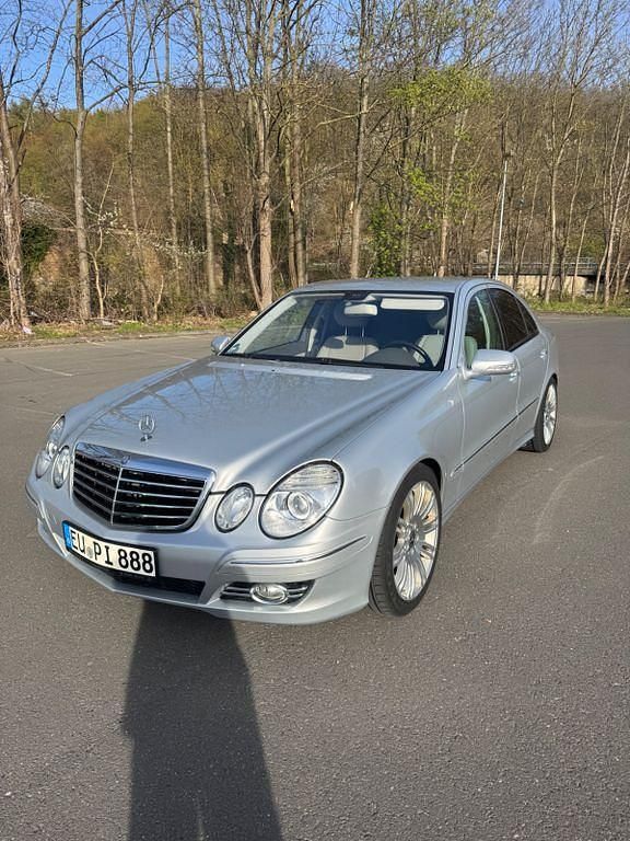 Second-hand Mercedes E220 170 CP (125 kW) 2007 Argintiu Berlinǎ