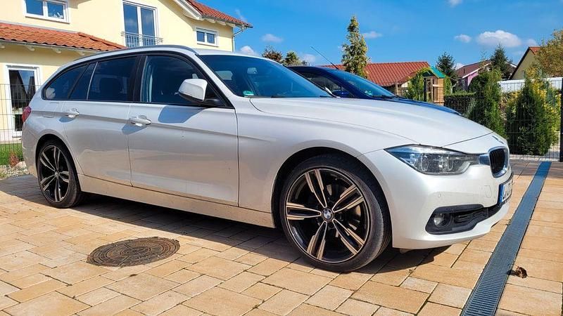 Gebraucht BMW 320 Advantage 190 PS (139 kW) 2017 Weiß Kombi