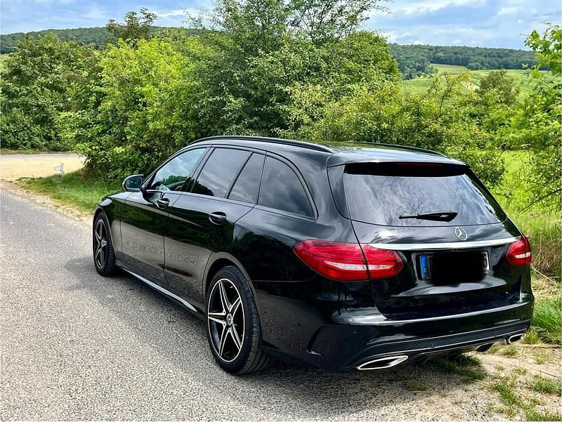 Gebraucht Mercedes 250 AMG line 211 PS (155 kW) 2017 Schwarz Kombi