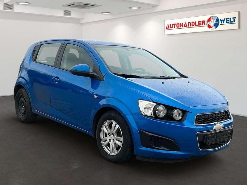 Gebraucht Chevrolet Aveo LT 101 PS (74 kW) 2013 Blau Kleinwagen