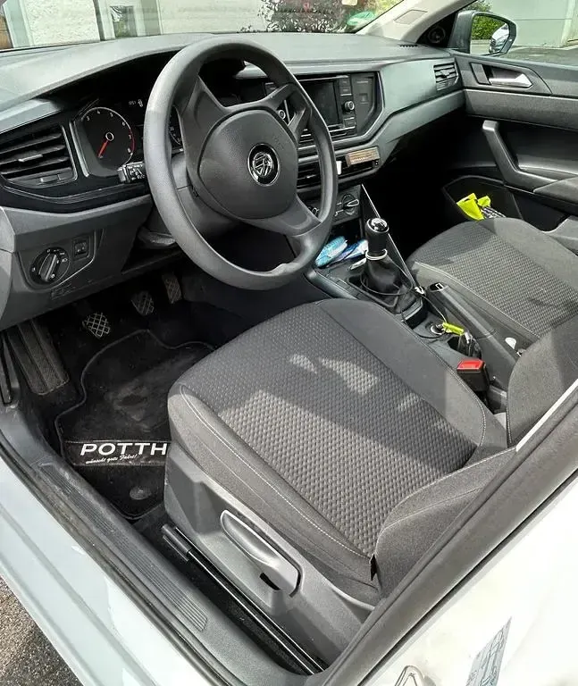 Second-hand VW Polo IQ Drive 65 CP (47 kW) 2019 Alb Hatchback
