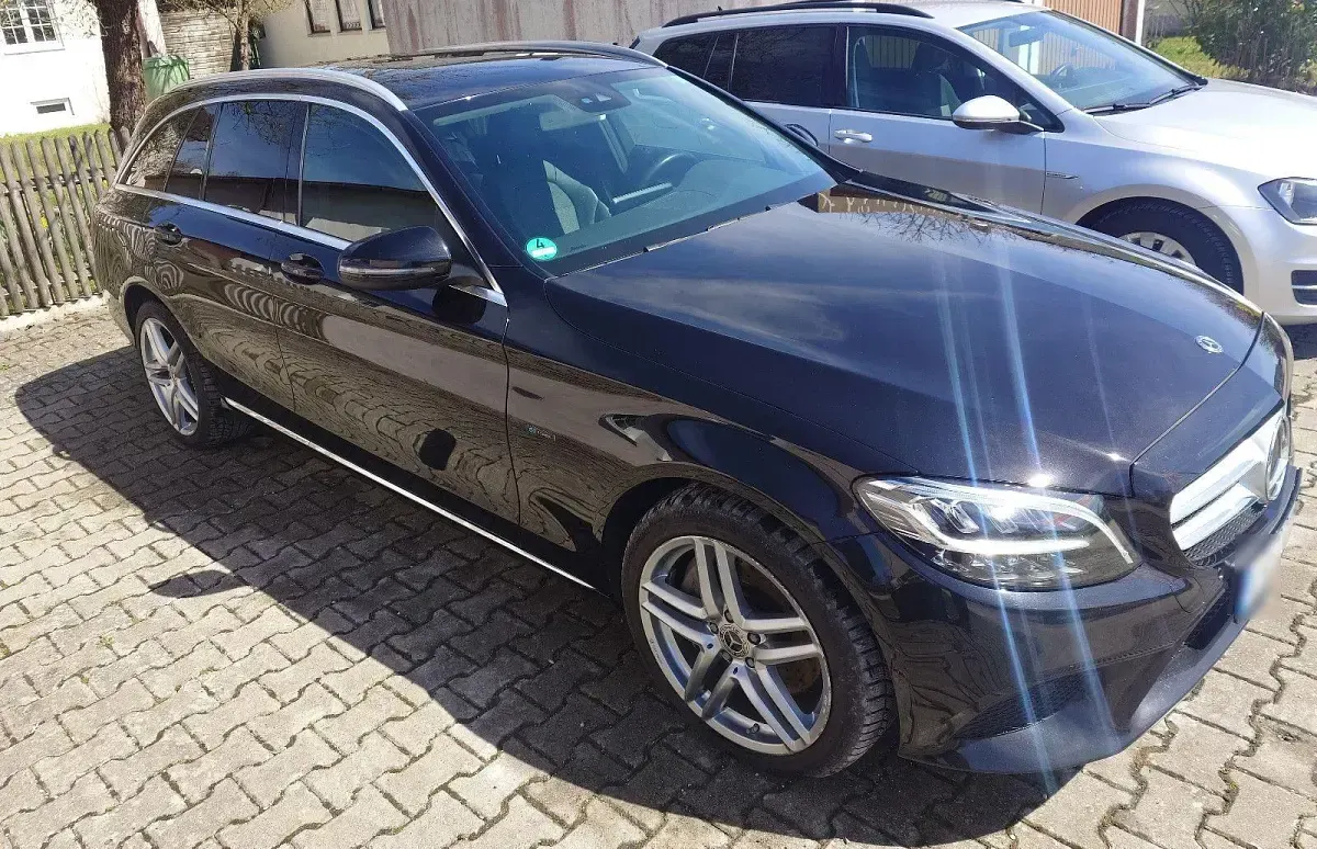 Gebraucht Mercedes C300e 194 PS (142 kW) 2019 Schwarz Kombi
