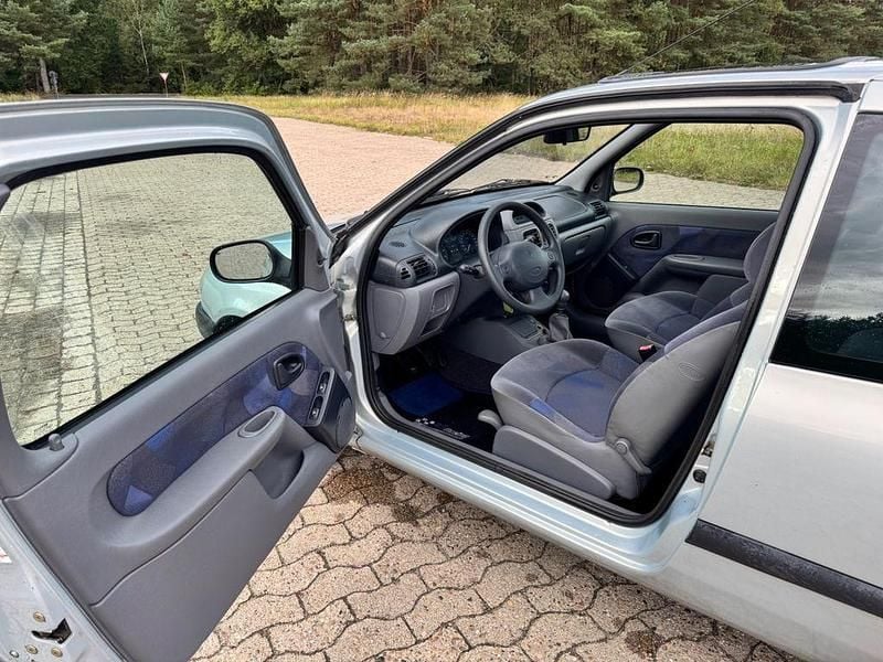 Gebraucht Renault Clio II 75 PS (55 kW) 1999 Grau Kleinwagen