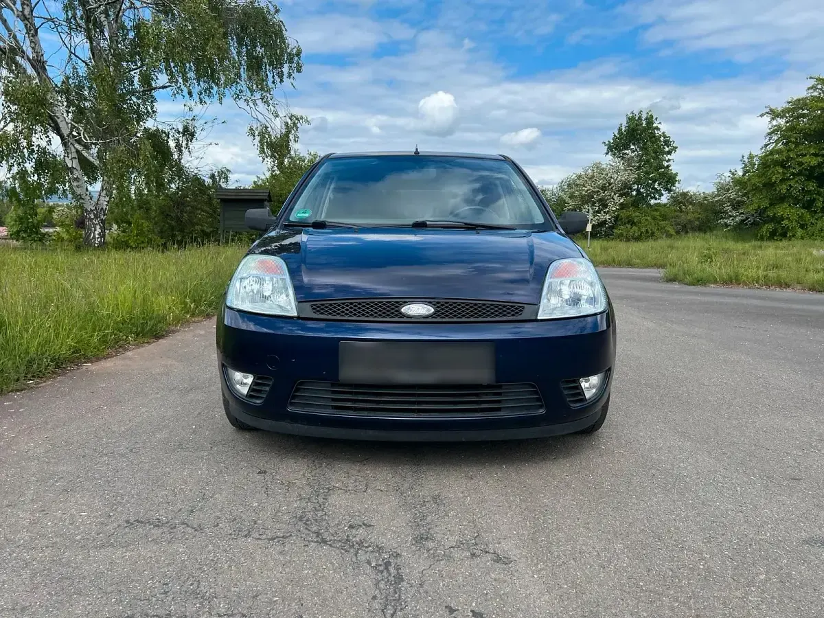 Gebraucht Ford Fiesta Trend 101 PS (74 kW) 2002 Blau Kleinwagen