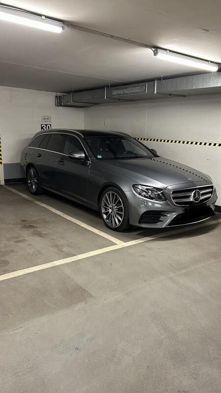 Grau Gebraucht 2018 Mercedes E400 AMG Kombi | 42.000 € - Bild 1/2