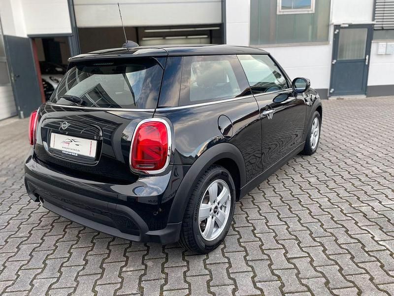Używany Mini Cooper 136 KM (100 kW) 2023 Czarny Hatchback