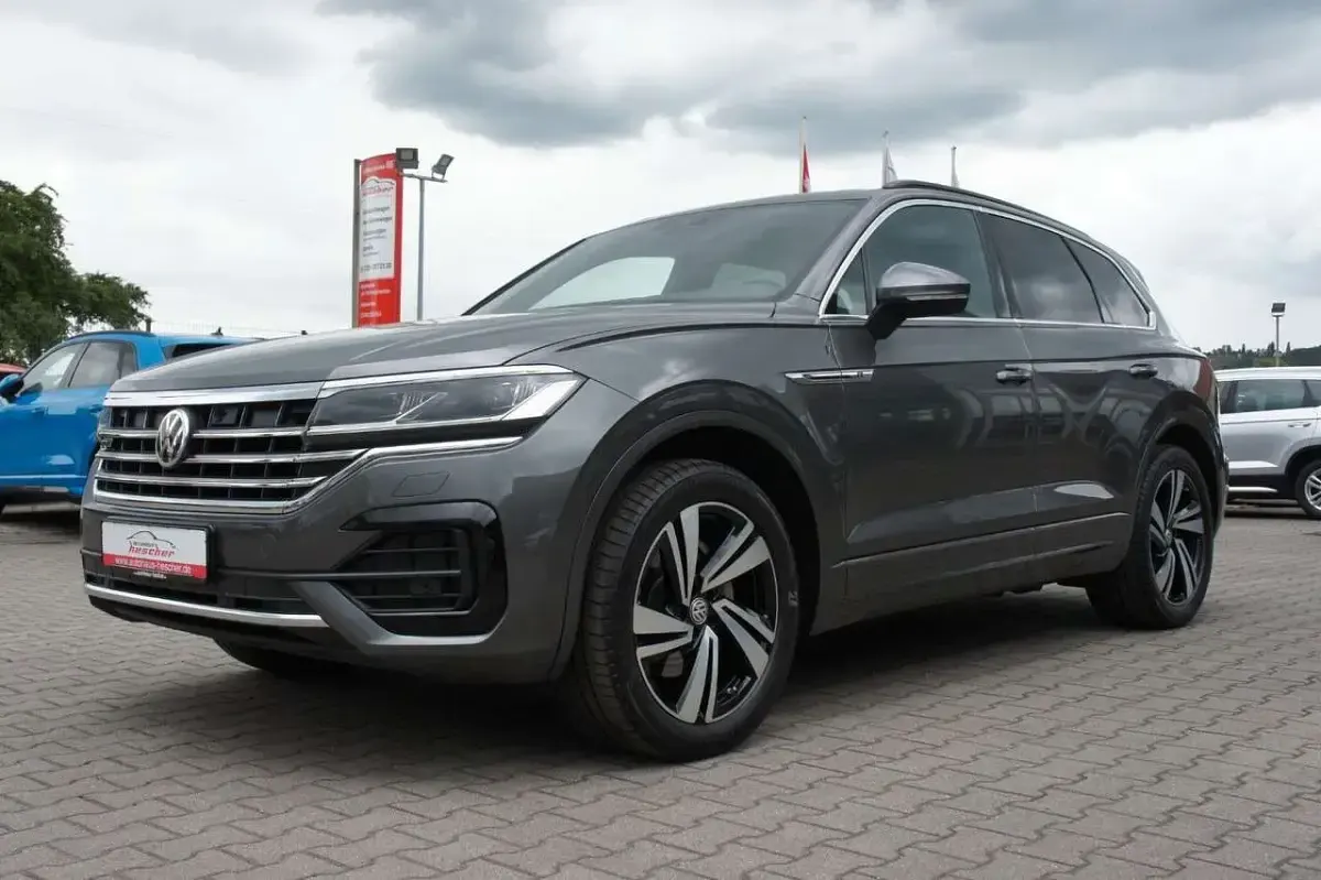 Gebraucht VW Touareg R-line 231 PS (169 kW) 2019 Quarzitgrau (metallic) SUV