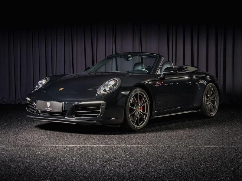 Schwarz Gebraucht 2018 Porsche 911 Carrera 4S Cabriolet Chrono Cabrio | 107.991 € (Fairer Preis) - Bild 1/4
