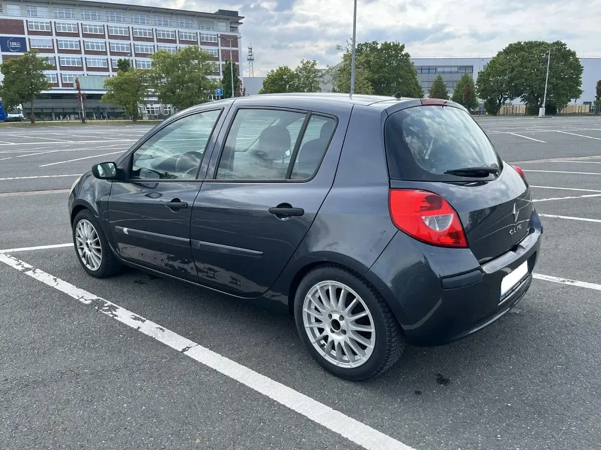 Gebraucht Renault Clio III 75 PS (55 kW) 2007 Grau Kleinwagen