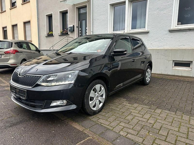 Schwarz Gebraucht 2018 Skoda Fabia Ambition Kleinwagen | 6.990 € (Guter Preis) - Bild 1/4