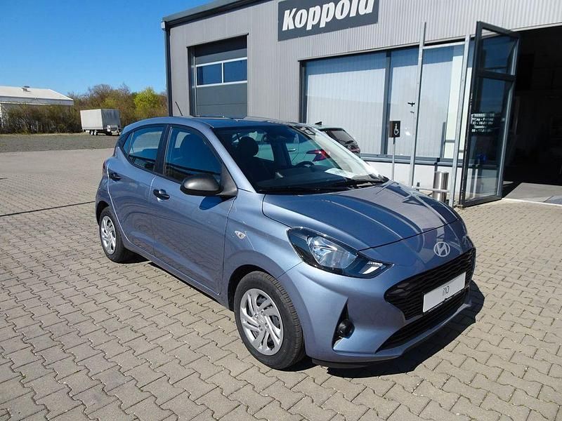 Neu Hyundai i10 63 PS (46 kW) 2025 Blau Kleinwagen