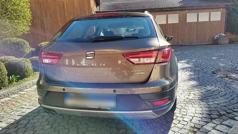 Gebraucht Seat Leon X-Perience 4Drive 150 PS (110 kW) 2015 Braun Kombi