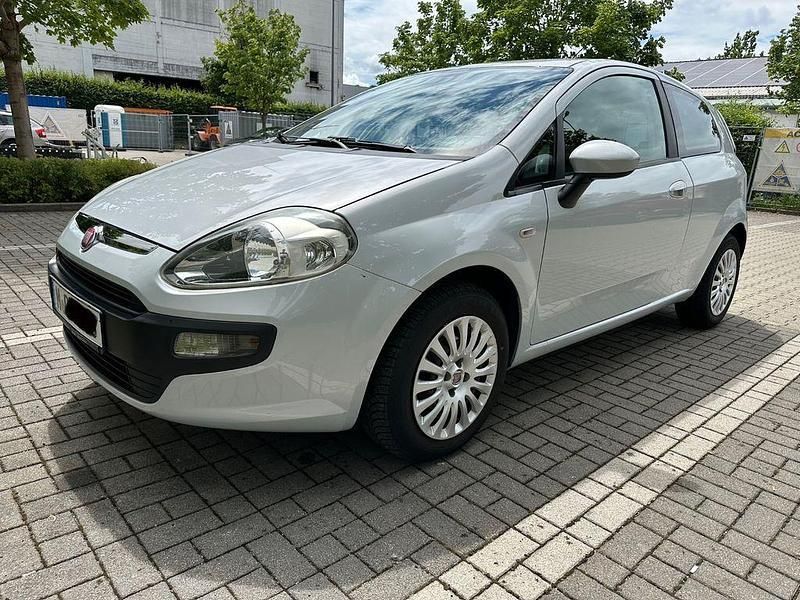 Weiß Gebraucht 2010 Fiat Punto Evo Kleinwagen | 2.999 € (Fairer Preis) - Bild 1/4
