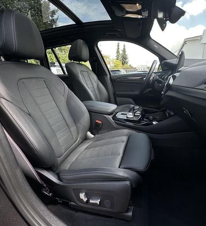 Grau Gebraucht 2022 BMW X3 Sport Line SUV | 44.190 € (Fairer Preis) - Bild 1/4