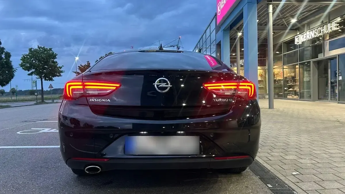 Gebraucht Opel Insignia Dynamic 170 PS (125 kW) 2018 Schwarz Limousine