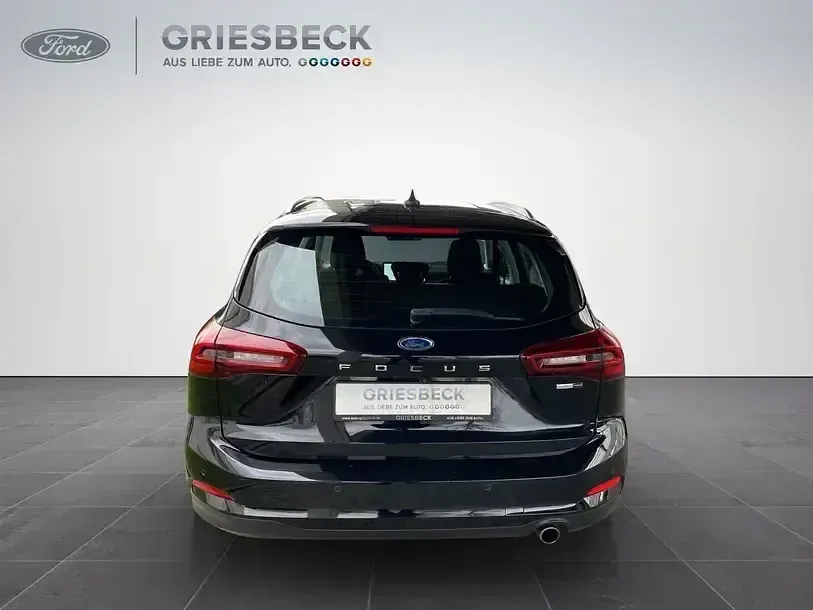 Gebraucht Ford Focus Titanium 125 PS (91 kW) 2023 Schwarz Kombi