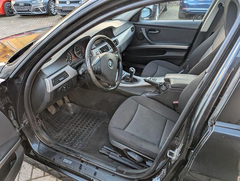 Gebraucht BMW 320 Advantage 163 PS (119 kW) 2006 Schwarz Kombi