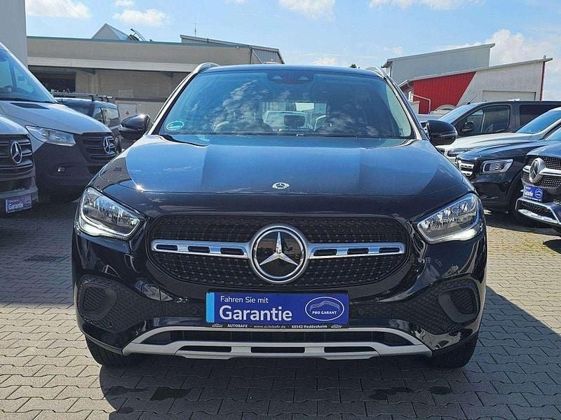 Gebraucht Mercedes GLA200 150 PS (110 kW) 2023 Nachtschwarz SUV
