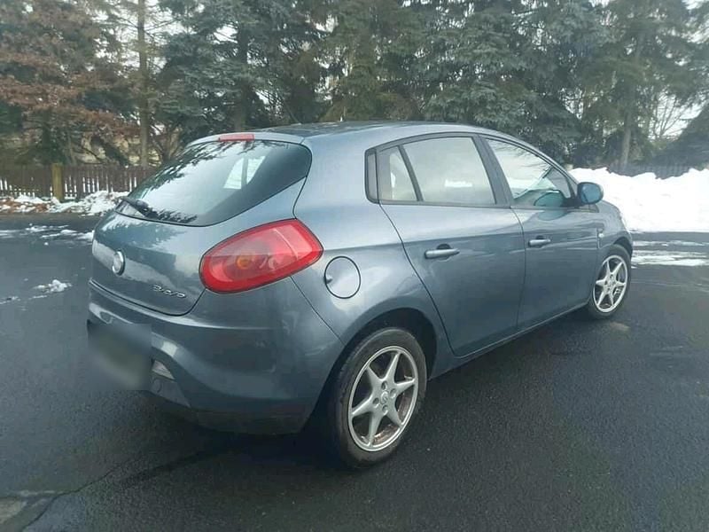 Blau Gebraucht 2007 Fiat Bravo Kleinwagen | 1.050 € (Guter Preis) - Bild 1/4