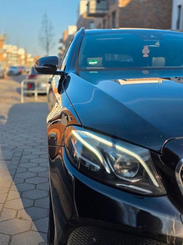 Gebraucht Mercedes E220 194 PS (142 kW) 2017 Schwarz Kombi