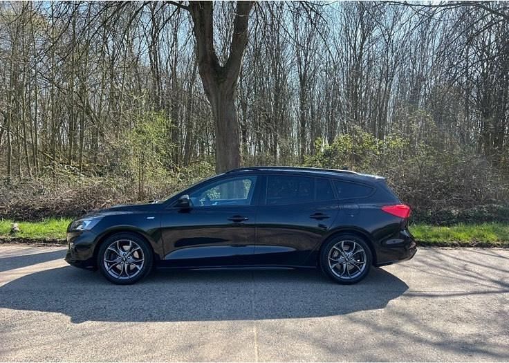 Gebraucht Ford Focus ST-Line 150 PS (110 kW) 2021 Schwarz Kombi