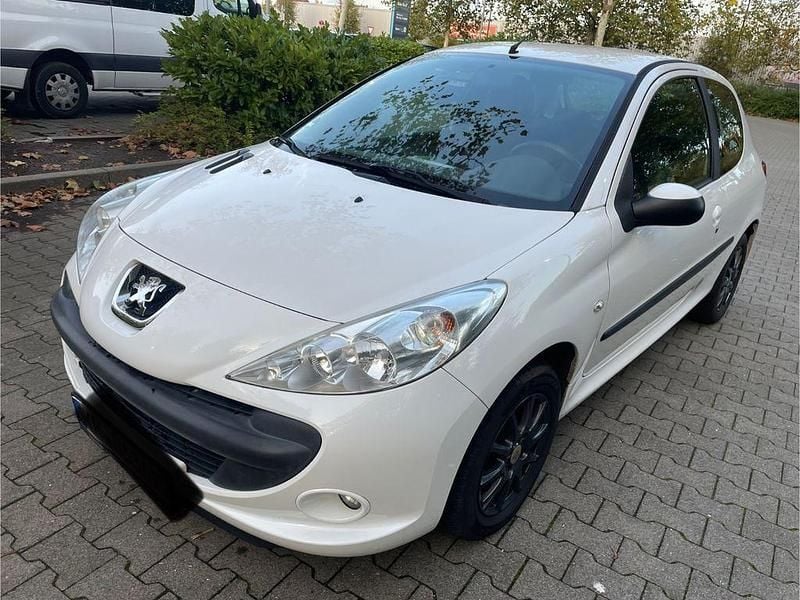 Gebraucht Peugeot 206+ Basis 60 PS (44 kW) 2012 Weiß Kleinwagen