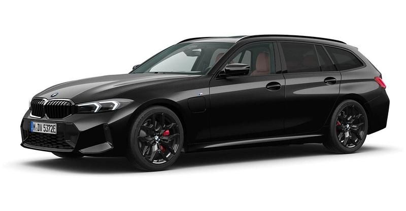 Schwarz Gebraucht 2025 BMW 330e Comfort Edition Kombi | 53.614 € (Teuer) - Bild 1/4