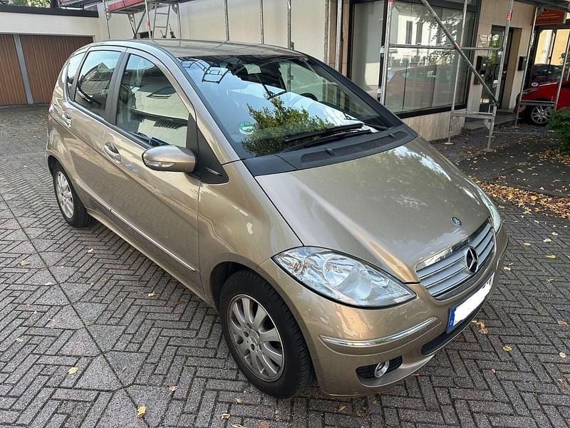 Gebraucht Mercedes A150 95 PS (69 kW) 2004 Gold Kleinwagen