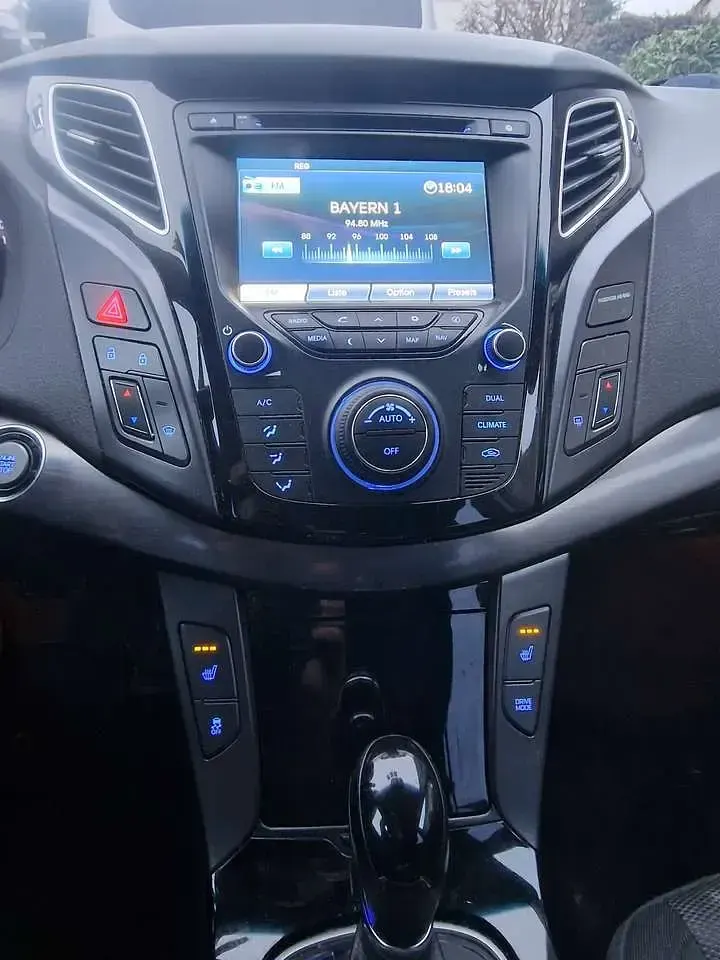 Gebraucht Hyundai i40 Style 136 PS (100 kW) 2014 Grau Kombi