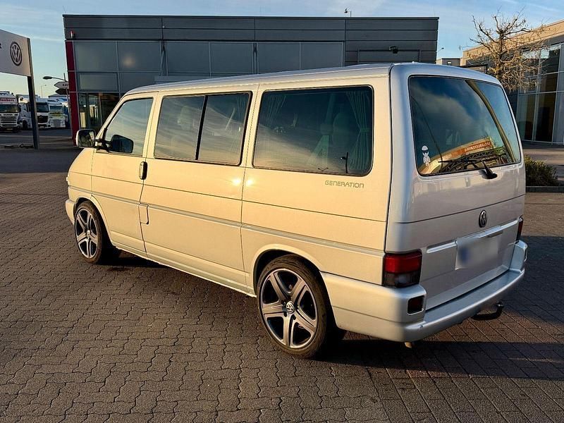 Second-hand VW Multivan 179 CP (131 kW) 2002 Argintiu Monovolum