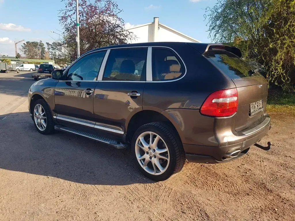Second-hand Porsche Cayenne 241 CP (177 kW) 2009 Maro SUV