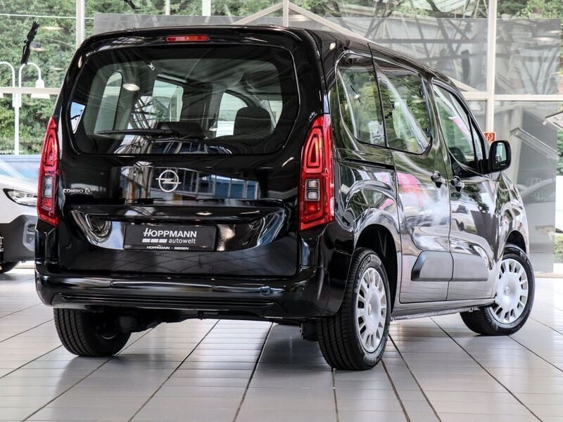 Używany Opel Combo-e Life Edition 100 kW (136 KM) 2024 Czarny Minivan