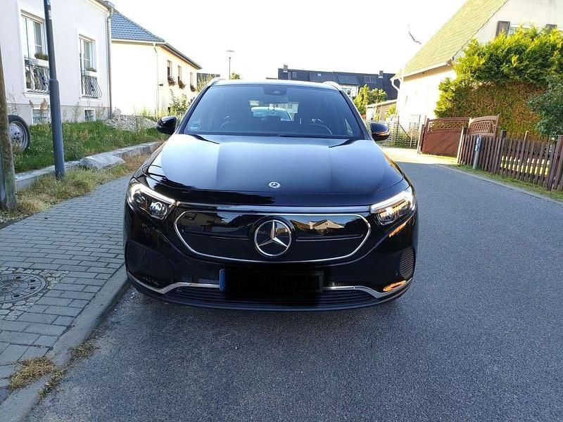 Schwarz Gebraucht 2023 Mercedes EQA250 Progressive SUV | 32.499 € (Fairer Preis) - Bild 1/4