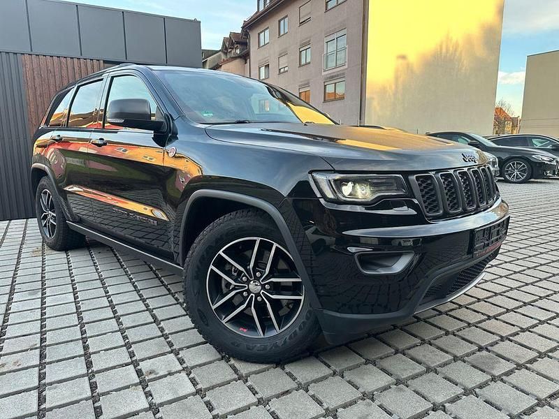 Schwarz Gebraucht 2018 Jeep Grand Cherokee Trailhawk SUV | 19.999 € (Fairer Preis) - Bild 1/4