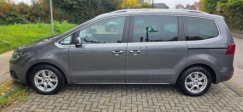 Grau Gebraucht 2015 Seat Alhambra Crono Plus Van / Kleinbus | 16.000 € - Bild 1/4