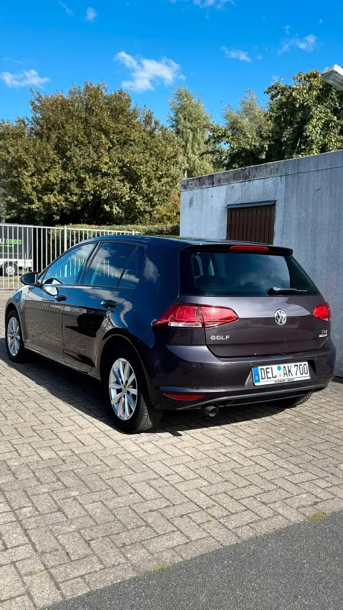Gebraucht VW Golf VII LOUNGE 2015 Gold Kleinwagen