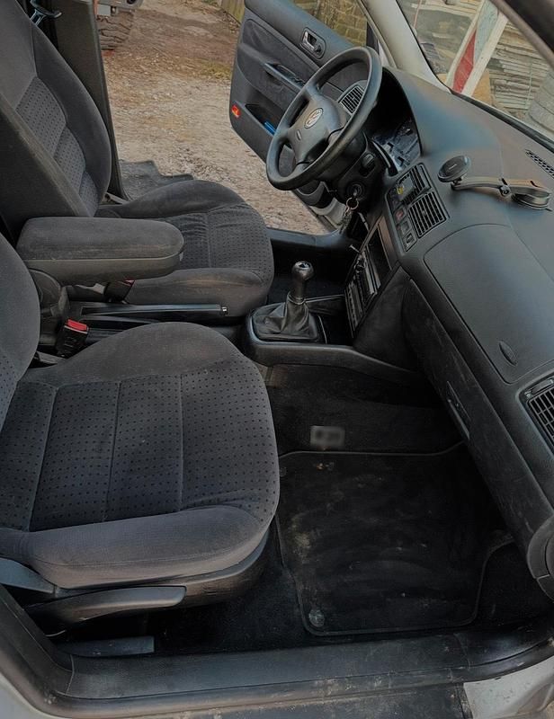 Gebraucht VW Golf IV 100 PS (73 kW) 2000 Grau Kleinwagen