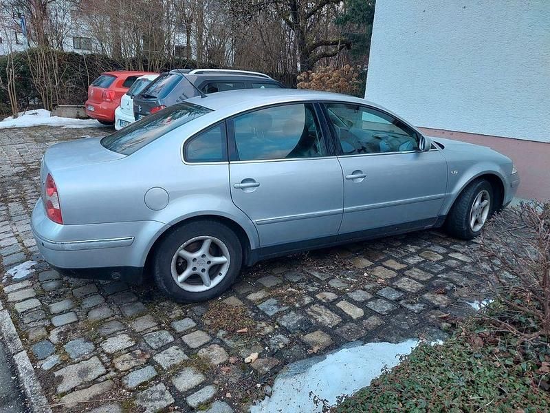 Gebraucht VW Passat Highline 116 PS (85 kW) 2003 Silber Limousine