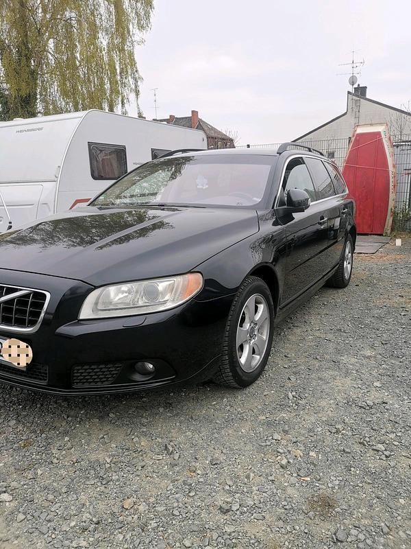 Schwarz Gebraucht 2009 Volvo V70 Kombi | 5.450 € (Teuer) - Bild 1/4