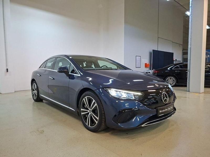 Gebraucht Mercedes EQE300 180 kW (245 PS) 2025 Metalliclack sodalithblau Limousine