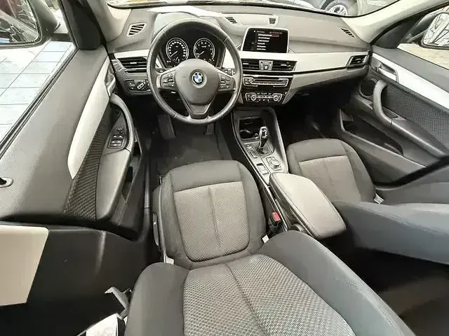 Używany BMW X1 Advantage 192 KM (141 kW) 2019 Czarny SUV
